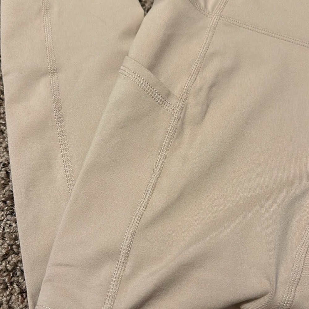 🔥NWT🔥 Out of your League FREE PEOPLE MOVEMENT LEGGINGS - Picture 9 of 9